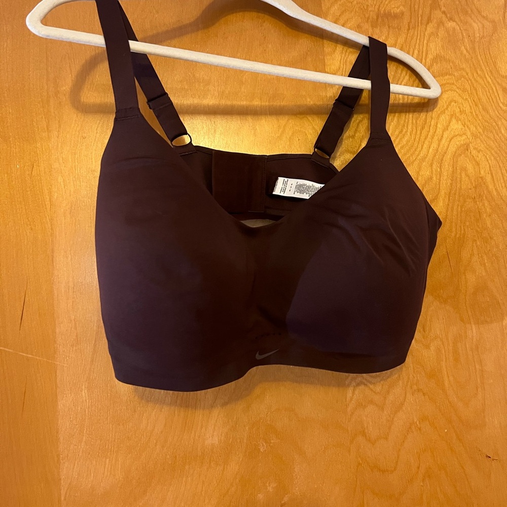 Nike Black Sports Bra — Supportive Women's Active Bra